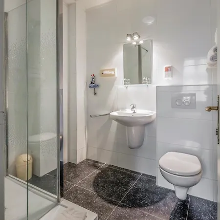 New De Lives 3* Namur