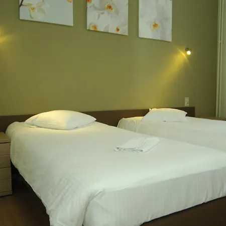 New De Lives Hotel