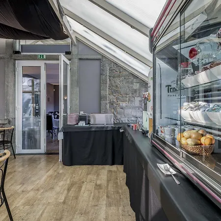 Otel New De Lives 3*