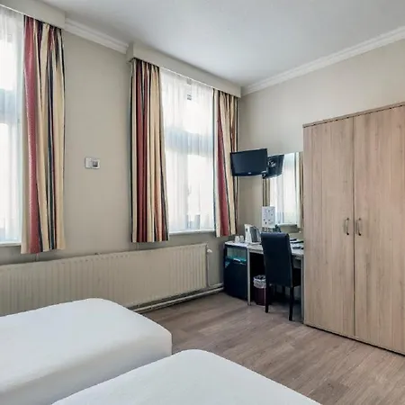 Hotel New De Lives 3*