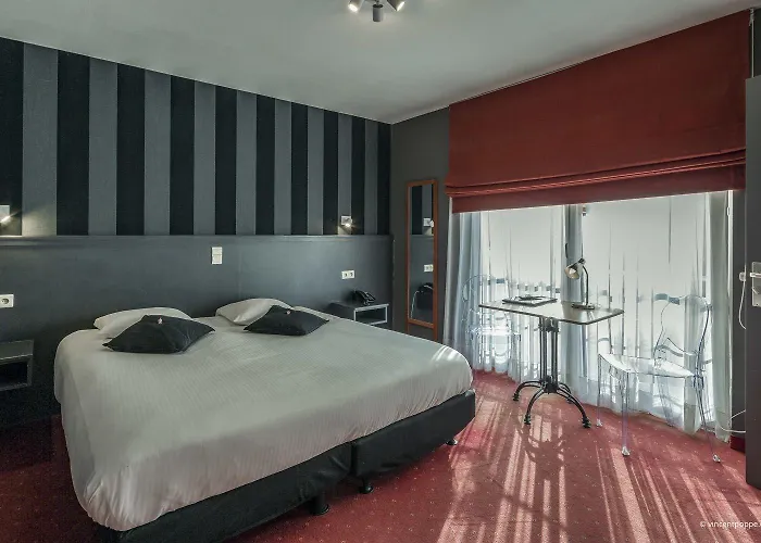 Szálloda New De Lives