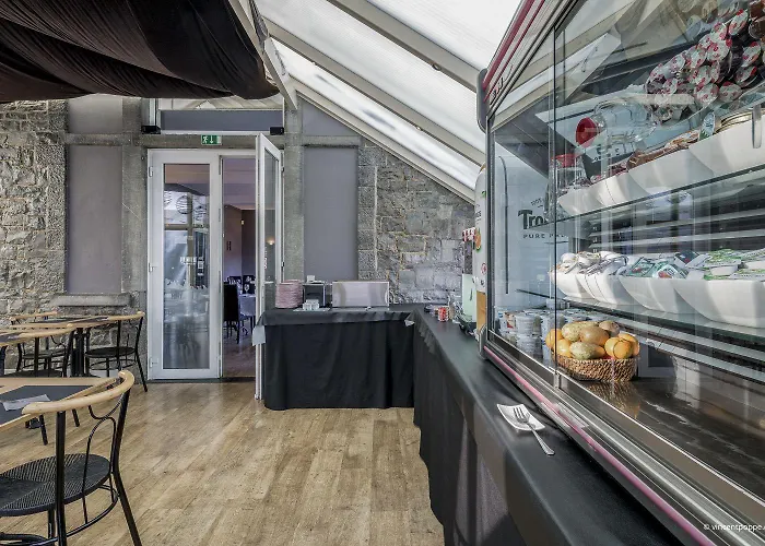 Szálloda New De Lives 3*