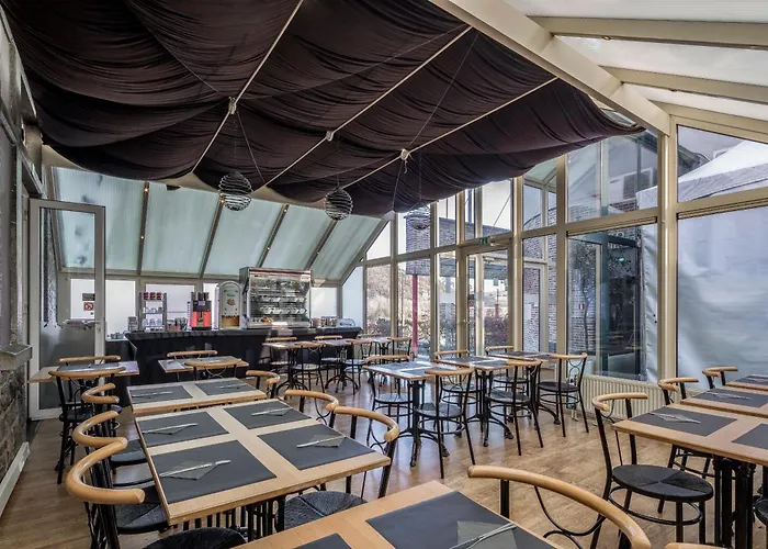 New De Lives 3* Namur